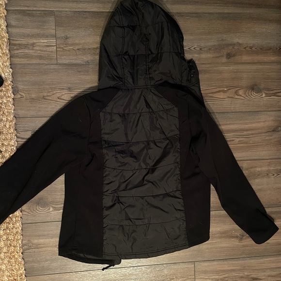 Free Tech Women’s Jacket - Picture 5 of 5